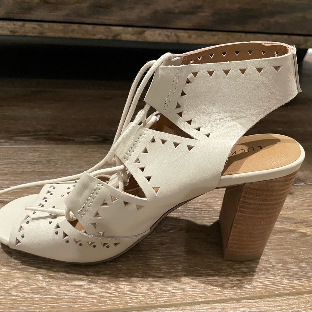Lucky Brand Women’s Shoes Tafia Sandal